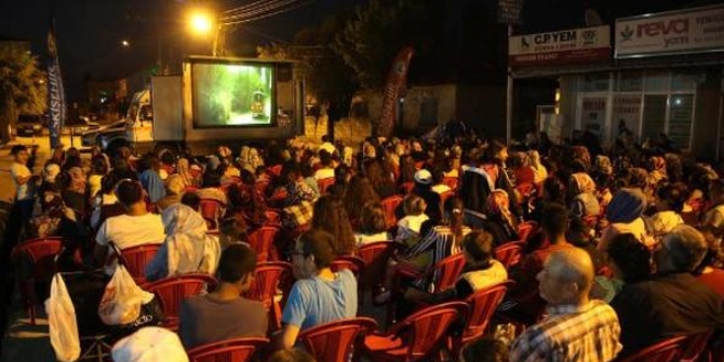 İlçelerde açık hava sinema geceleri başlıyor