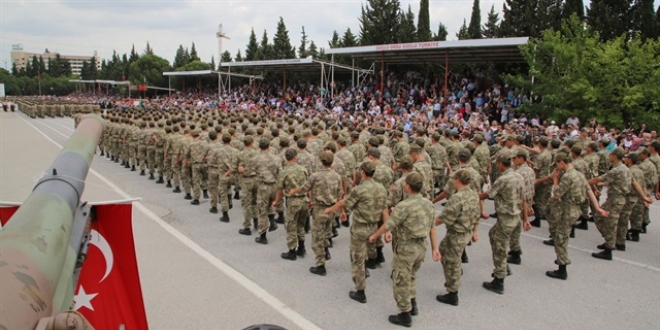 Bedelli askerliğe gidenler ücretsiz izinli sayılır