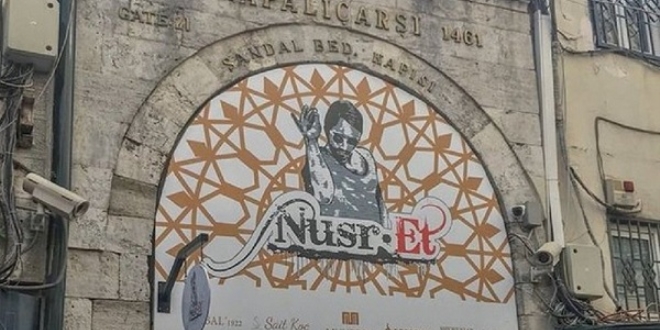 Kapalar'daki tepki eken 'Nusr-et' tabelas kaldrld
