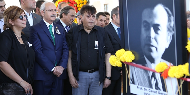 Prof. Dr. Cevat Geray, son yolculuğuna uğurlandı
