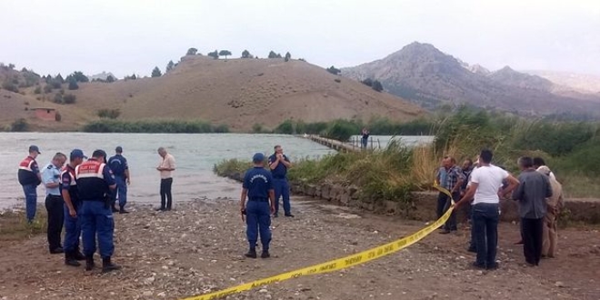 Foto�raf �ekerken baraj g�l�ne d��en gen� kayboldu