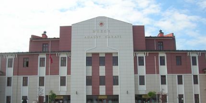 ��retmenlerinde oldu�u 123 san�k hakim kar��s�na ��kt�