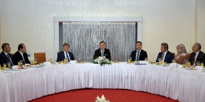 Bakan Selçuk, okul müdürleriyle bir araya geldi