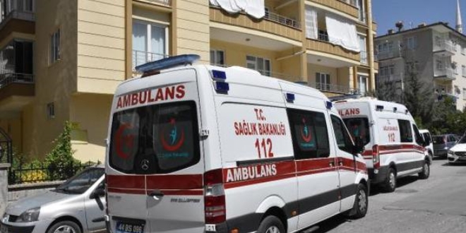 Emekli öğretmen tüfekle intihar etti