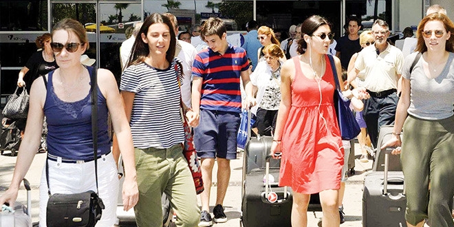 Sadece turist sayısı değil gelir de yükseliyor