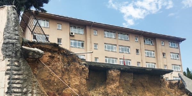 �stanbul'da alarm zilleri �al�yor