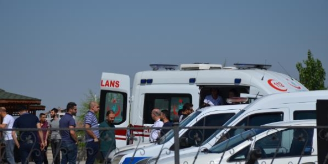 Polis, tartıştığı meslektaşının boğazını kesti