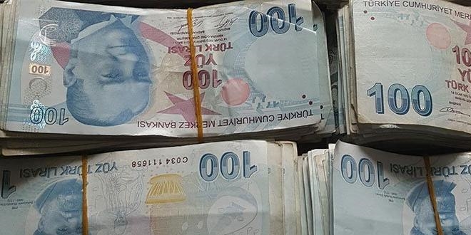 Gasp ettiği paraları tüplü televizyonun içinde saklamış