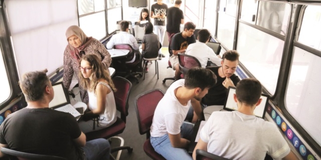Belediye'den ünversite tercihi yapacak öğrencilere 'mobil tercih' hizmeti