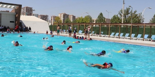 Görevlendirme yapılan belediyeden 'serinleten' hizmet