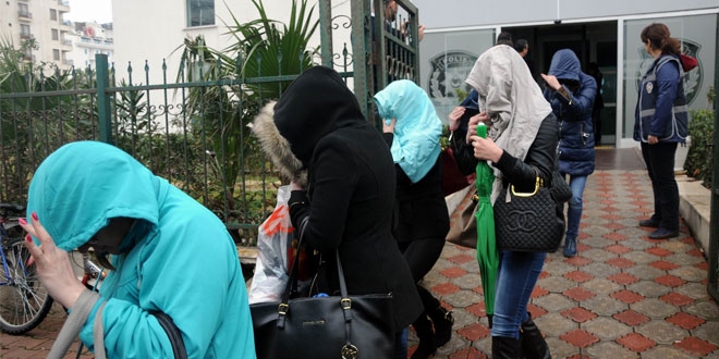 Balıkesir'de fuhuş operasyonu: 26 şüpheli gözaltında