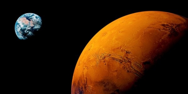 Mars Dnya'ya en yakn konumda