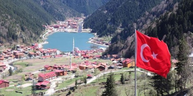 Doğu Karadeniz'de turizmciler, 9 günlük tatile sevindi