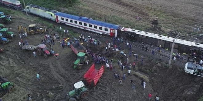 TCDD, demiryolu kazas� sonras� ihale a�t�