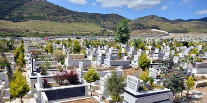 Ba�kas�na ait mezarl��� internette sat��a ��karm��