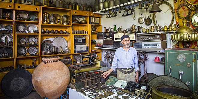 Tarih peşinde 50 yılı aşan serüven: Antikacı Yaşar