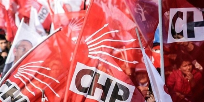 CHP, 11 il bakan yardmcsn grevden ald