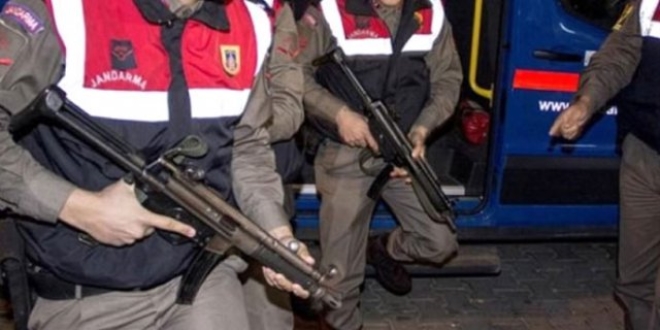 Jandarmaya çarparak yaralayan sürücü tutuklandı