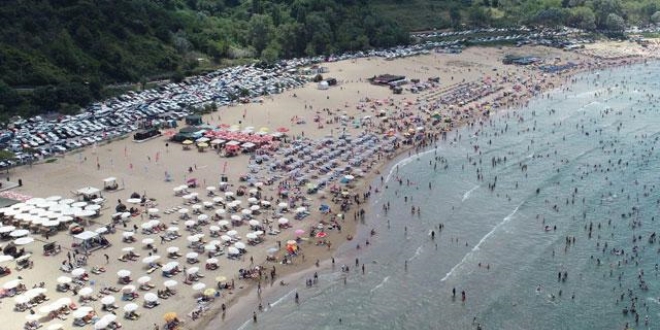 Uyarılara rağmen plajlar bugün de doldu