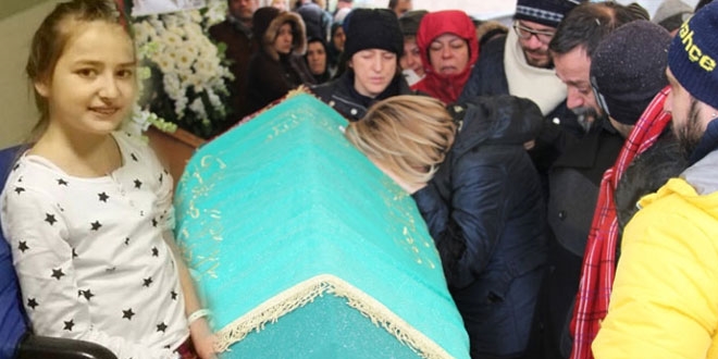 Hastalığa yenik düşen Öykü son yolculuğuna uğurlandı