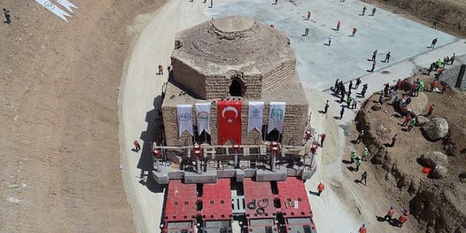 Tarihi Artuklu Hamamı yeni yerine taşındı