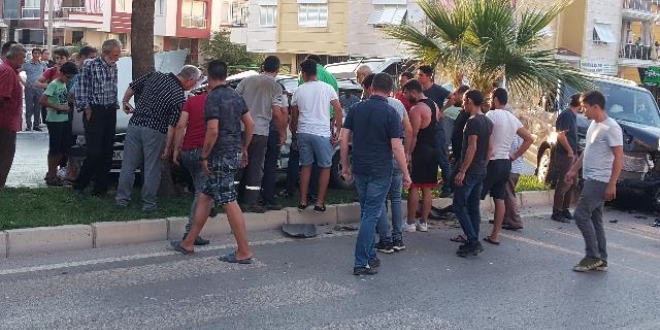 Tire'de Trafik Kazas� 1 �l� 3Yaral�