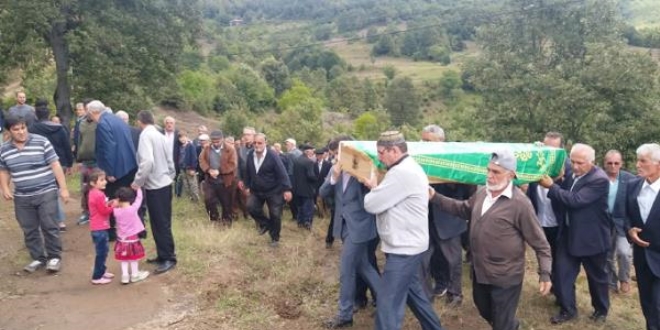Baba, oğul ve gelin aynı tabutta!