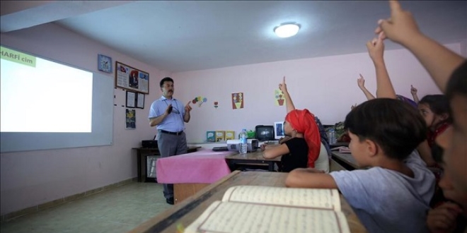 'Muhteşem Hoca'dan çocuklara 'eğlenceli' Kur'an eğitimi