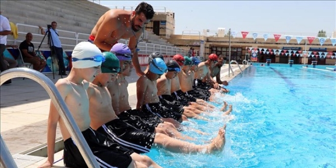 Diyarbakr'da binlerce ocuk yaz spor okullaryla sosyalleiyor