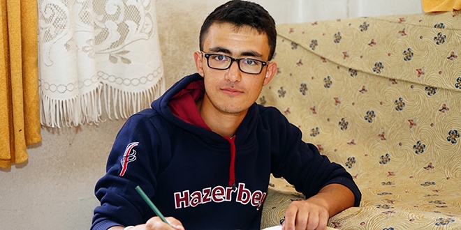 Hayvan otlatırken gördüğü uçak hayatını değiştirdi