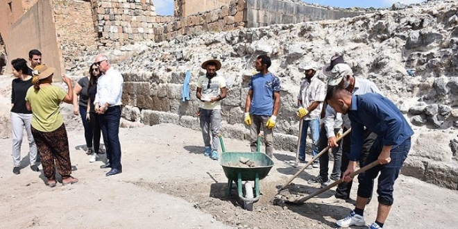 Dünya kenti Ani'nin görünmeyen yüzü ortaya çıkartılıyor