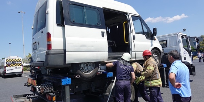 Motora s�k��an kedi itfaiyeyi terletti