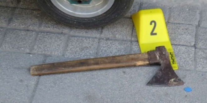 Kadıköy'de baltalı silahlı kavga: 1 yaralı
