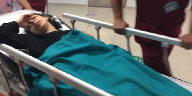 Acil servisin önünde doğum yaptı