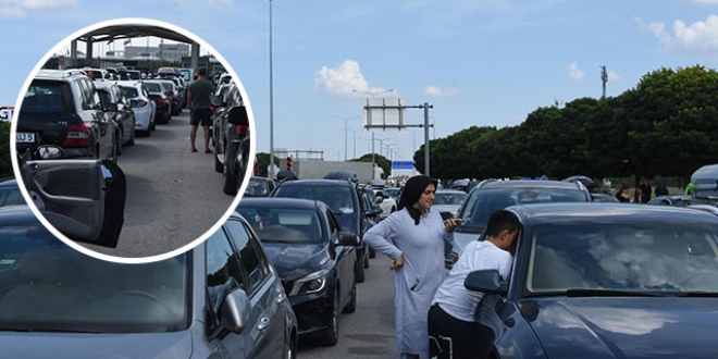 Bayram yoğunluğu başladı, kuyruk 3 kilometreyi geçti