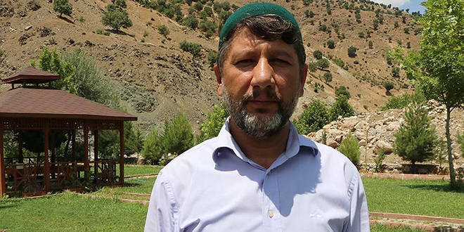 İmam atandığı köyü imar etti