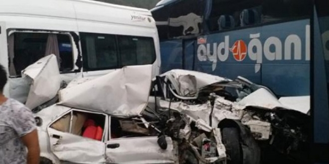 İnegöl'de zincirleme kaza: 1 ölü, 30 yaralı