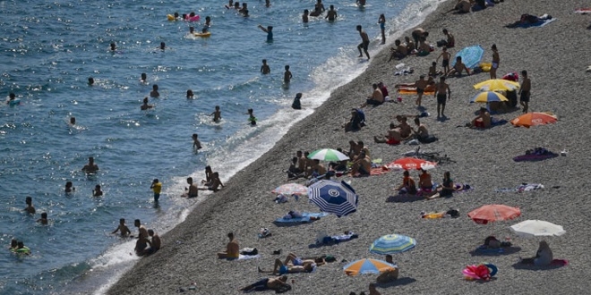 Antalya sahillerinde yo�unluk