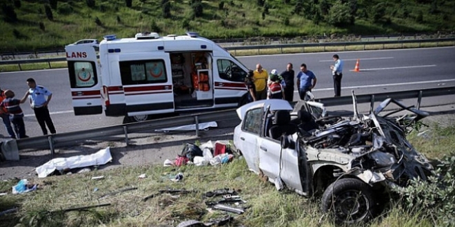 Bayram tatilinin ilk gnnde kaza bilanosu: 19 l