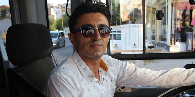 Otobüste kalp pili durdu, şoför hastaneye yetiştirdi