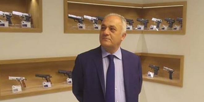 Silahla kalbinden vurulan emekli polis öldü