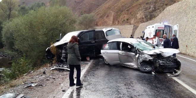 Gümüşhane'de trafik kazaları: 10 yaralı