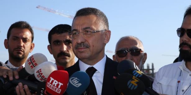 Cumhurbaşkanı Yardımcısı Oktay, bayram namazını İstanbul'da kıldı