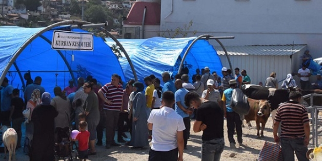İzmir'de kurban kesim yerleri yetersiz kaldı