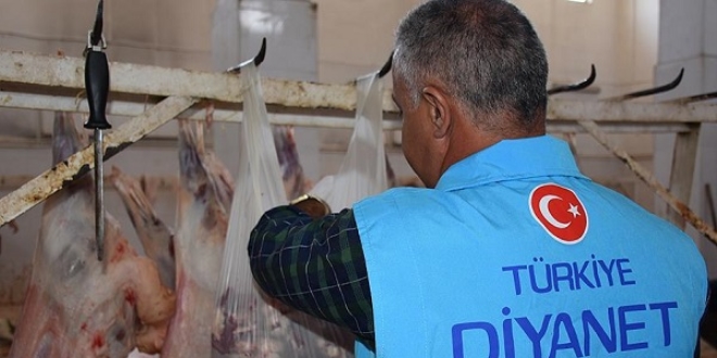 Y�ksekova'daki 800 aileye kurban eti da��t�ld�