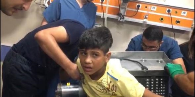 11 yaşındaki çocuk elini kıyma makinasına kaptırdı