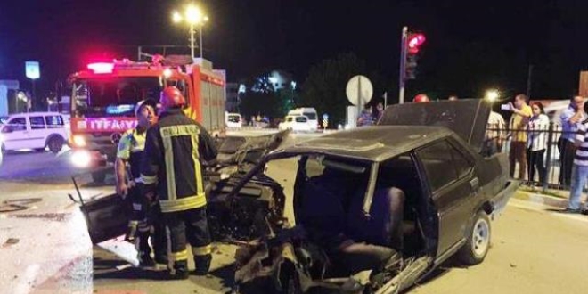 Sivas'ta otomobil şarampole devrildi: 1 ölü
