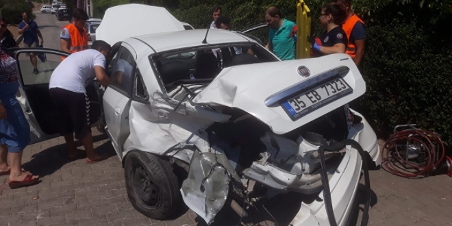 Muğla'da 4 araç birbirine girdi: 8 yaralı
