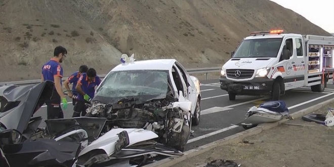 Trafik kazasnda 3' ocuk 7 kii hayatn kaybetti