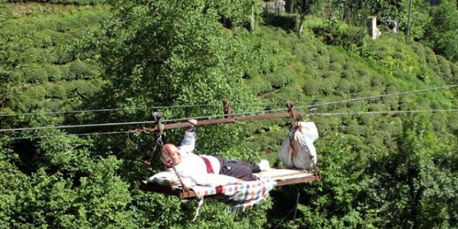 Rize'de ilkel teleferik can ald